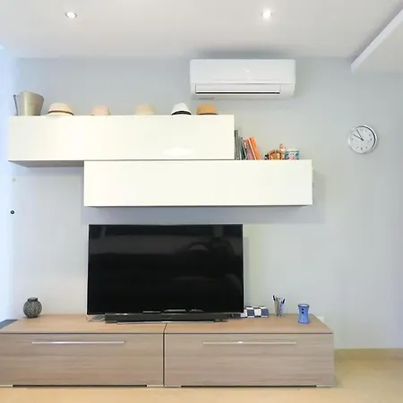 Seaside Serenity: Gem Appartement Mellieħa