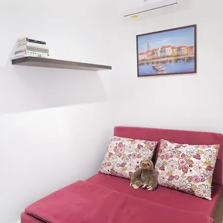 Seaside Serenity: Gem *