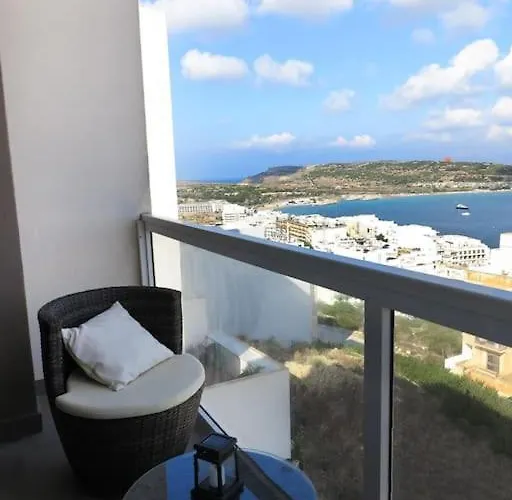 Apartamento Seaside Serenity: Gem Mellieħa